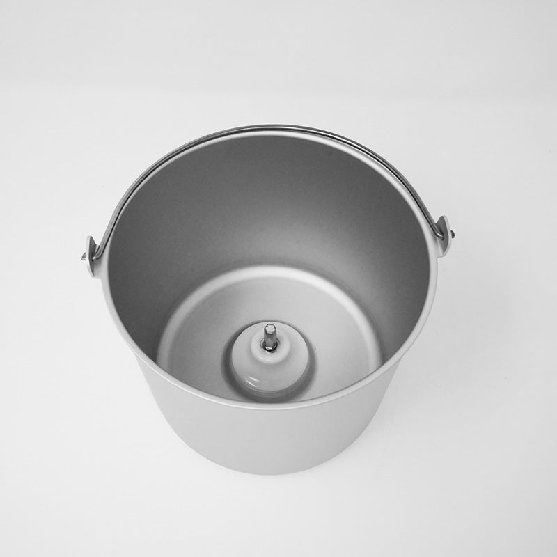 Eine Draufsicht des Unold Eloxierten Aluminium-Eisbehälters zu 48856 mit zentralem Schaft und Griff vor einem schlichten weißen Hintergrund.