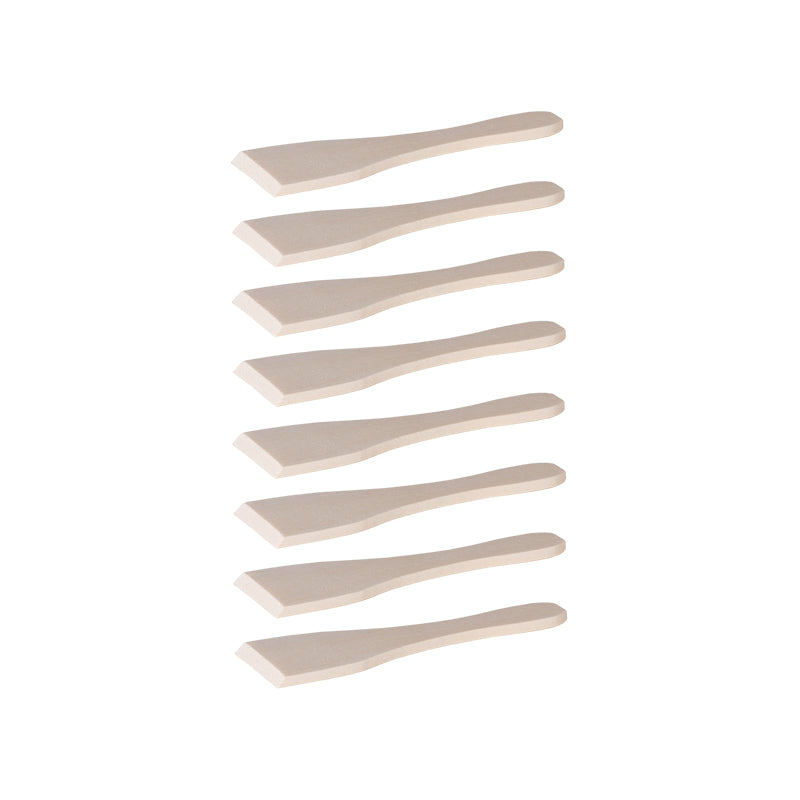 Sieben identische Spatel des Unold Holzschaber-Sets für RACLETTE 48726 vertikal angeordnet auf weißem Hintergrund.