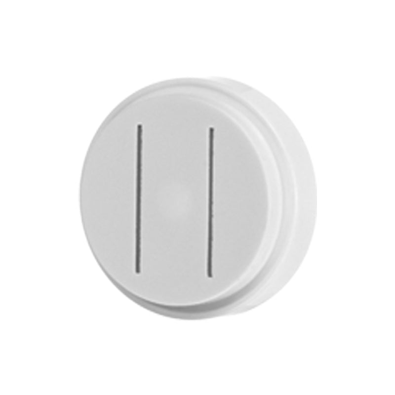 Die Unold Matrize Pappardelle für NUDELMEISTER 68801 ist ein rundes, weißes Kunststoffzubehör mit zwei parallelen vertikalen Linien in der Mitte, das für die Nudelherstellung konzipiert ist und vor einem schlichten weißen Hintergrund präsentiert wird.