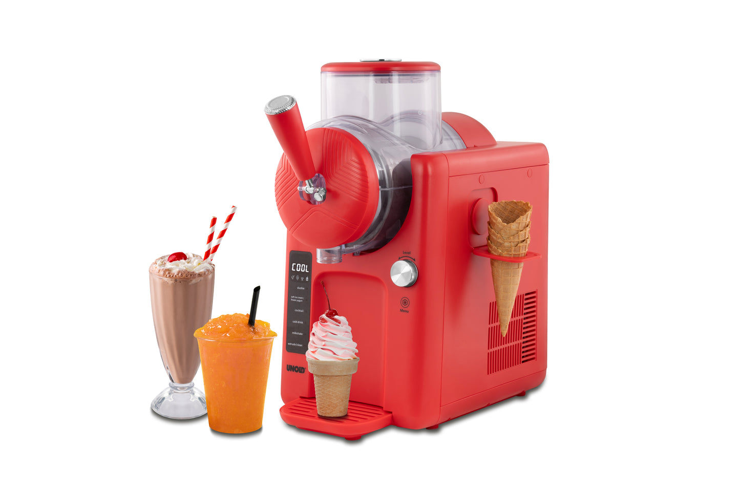 Die Unold 2in1 Slush- und Softeismaschine Sofie in Rot verfügt über einen Tütenhalter und ist mit einem Schokoladen-Milchshake, einem Orangen-Smoothie und einer Vanille-Softeis-Tüte daneben auf weißem Hintergrund abgebildet.