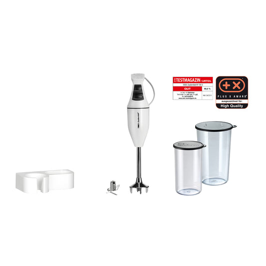Der Stabmixer „ESGE-Zauberstab 901205 Set M 100 Design“ von ESGE-Zauberstab wird zusammen mit seinen Aufsätzen, zwei durchsichtigen Vorratsbehältern mit schwarzen Deckeln, zwei Qualitätsauszeichnungen und einem weißen Zubehörteil gezeigt, die alle auf einem weißen Hintergrund angeordnet sind.