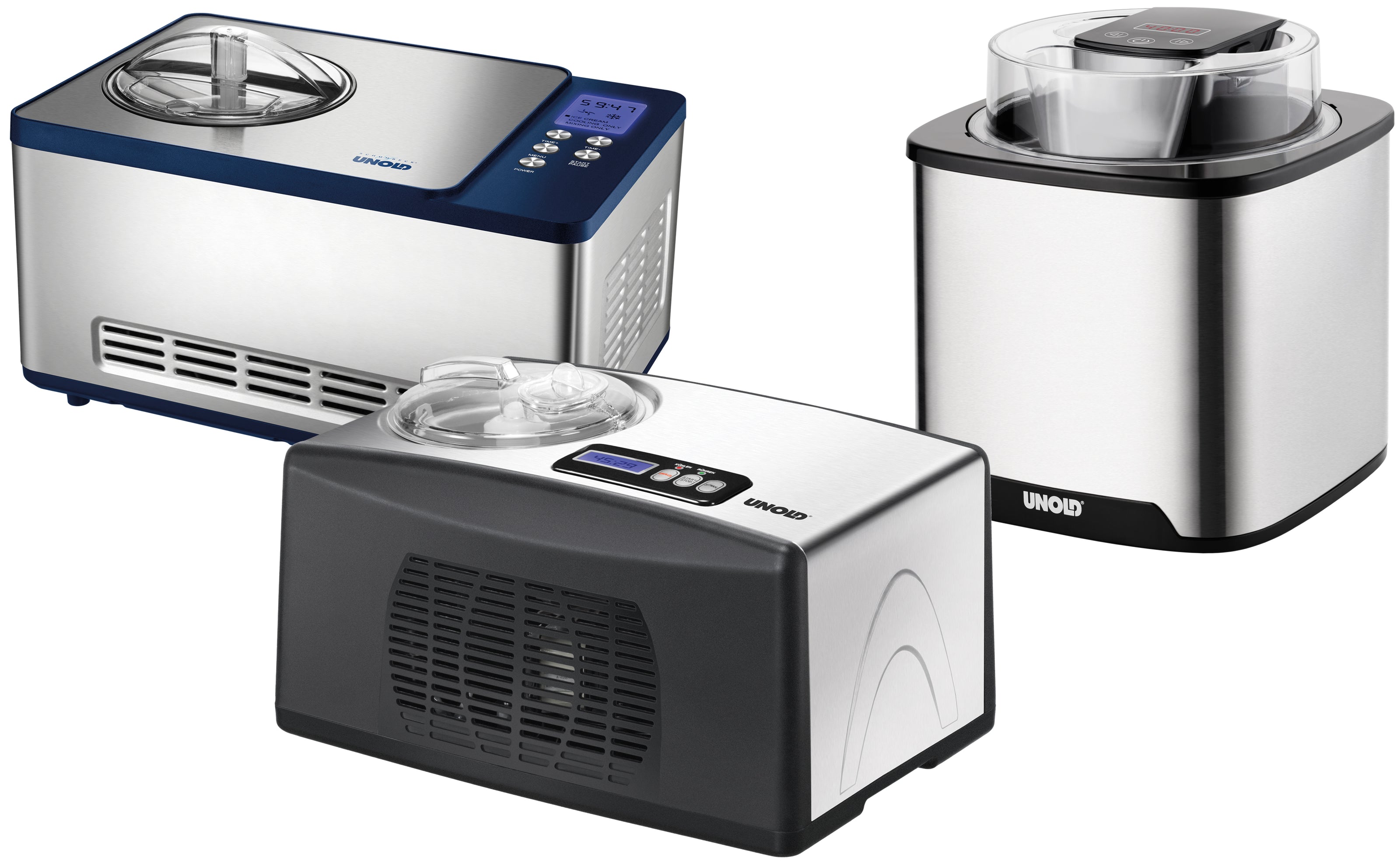 Drei automatische Eismaschinen aus Edelstahl mit digitalen Anzeigen, transparenten Deckeln und Tasten, nebeneinander auf weißem Hintergrund angeordnet.