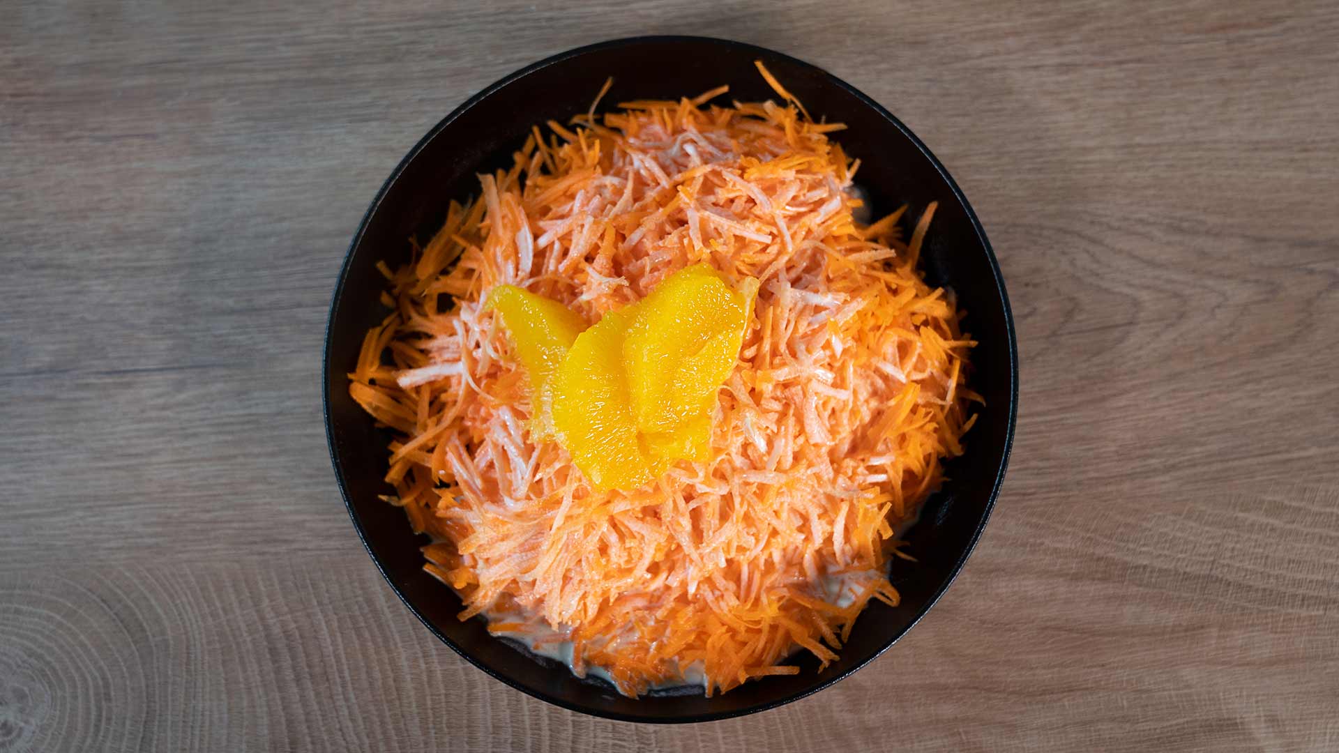Karottensalat mit Orangendressing – Unold AG Karottensalat mit Orangendressing – Unold AG