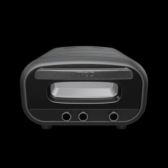 3D-Modell des Unold Pizzaofen Don Alfredo mit kompakter Bauform, Edelstahlfront, Temperaturregler und Backraum mit Pizzastein für die Zubereitung von Pizza.