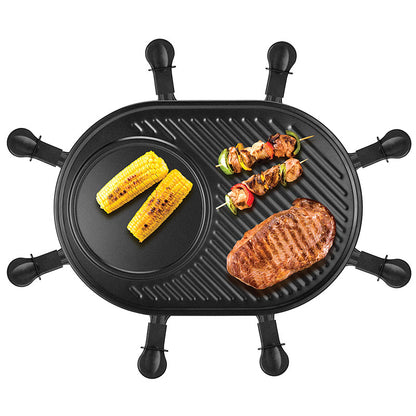 Der Unold Raclette Gourmet ist ein ovaler Tischgrill mit acht schwarzen Raclette-Pfännchen, abgebildet beim Grillen von zwei Maiskolben, einem Steak sowie einem Gemüse- und Fleischspieß.